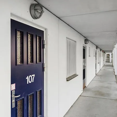 1 Bedroom Stunning In Апартаменты