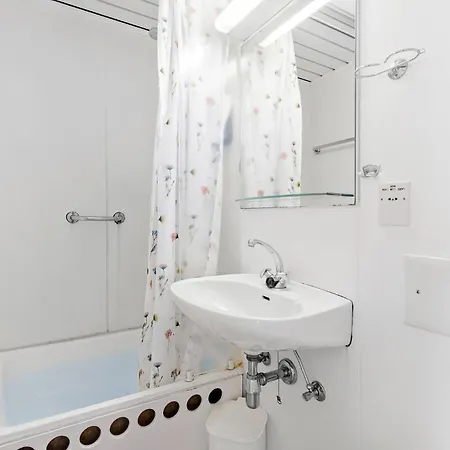 1 Bedroom Stunning In Apartment